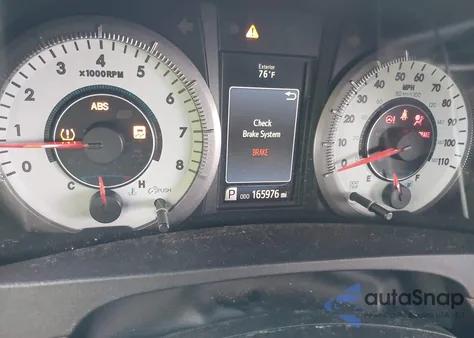 2015 Toyota Sienna Se 8 Passenger z USA, uszkodzony, nr VIN 5TDXK3DC0FS678882